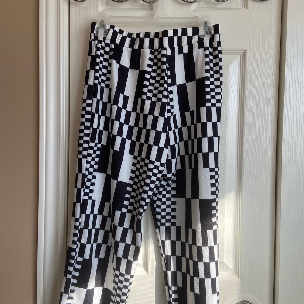 High Waist Geo-print Pants - Picture 2 of 10
